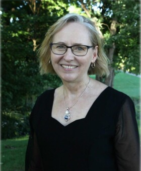 Julie joined the Kalamazoo Ringers in 2016. She has been ringing bells in her church choirs since 2008, including four years with her daughter. She retired in 2019 from leading the US nutrition labeling regulatory team at Kellogg’s in Battle Creek. She and her husband have two grown sons and enjoy spending time with them and their families, as well as their daughter. She also enjoys travel, gardening, volunteering, and reading.