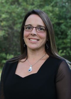 Cari joined the Kalamazoo Ringers in 2017. She began ringing bells in her church handbell choir as a substitute, before ringing full time. She received her bachelors and masters degrees in music education from
Western Michigan University. Currently, she teaches fifth grade in Paw Paw,
Michigan. In her spare time she enjoys playing the piano, singing, reading
books, golfing, and watching football. She also enjoys spending time with Ryan and their dog Birdie.